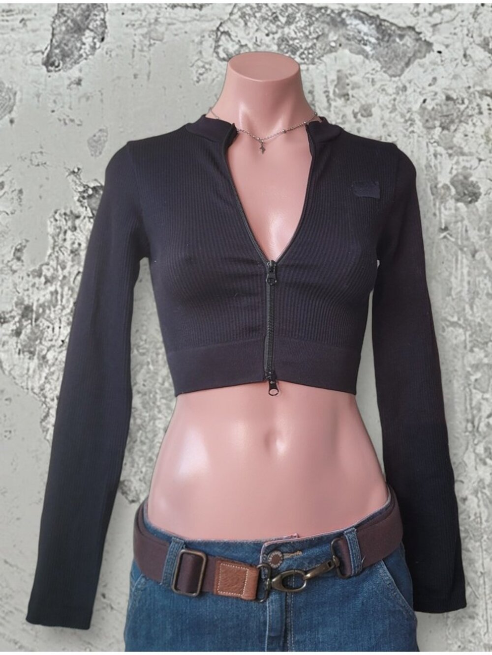 Sommer Jet Black Ribbed Athletic Zip-Up Crop Jersey Top (S)